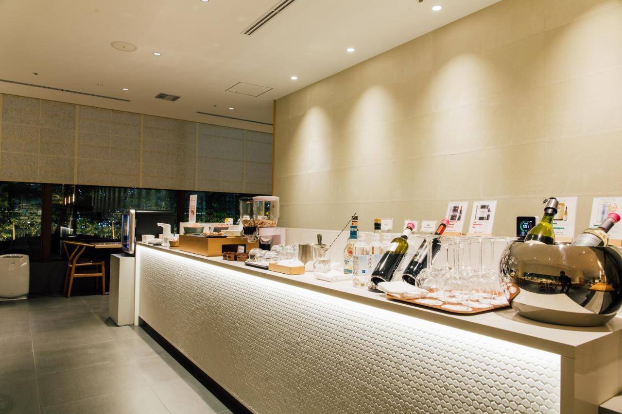 Kanazawa Tokyu Hotel Экстерьер фото The bar at the lounge